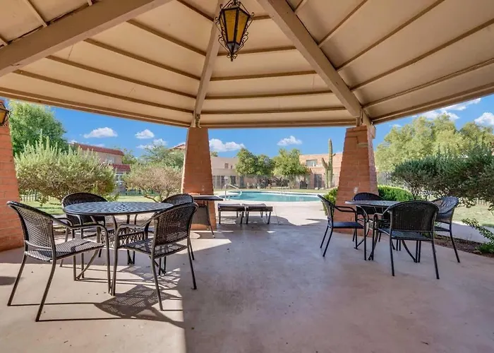 Сasa de vacaciones Cute Townhome With Community Pool 5 Mins To Tmc