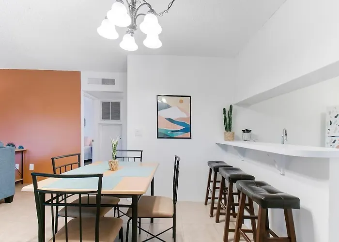 Cute Townhome With Community Pool 5 Mins To Tmc * Tucson