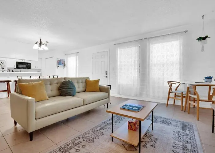 Сasa de vacaciones Cute Townhome With Community Pool 5 Mins To Tmc Tucson