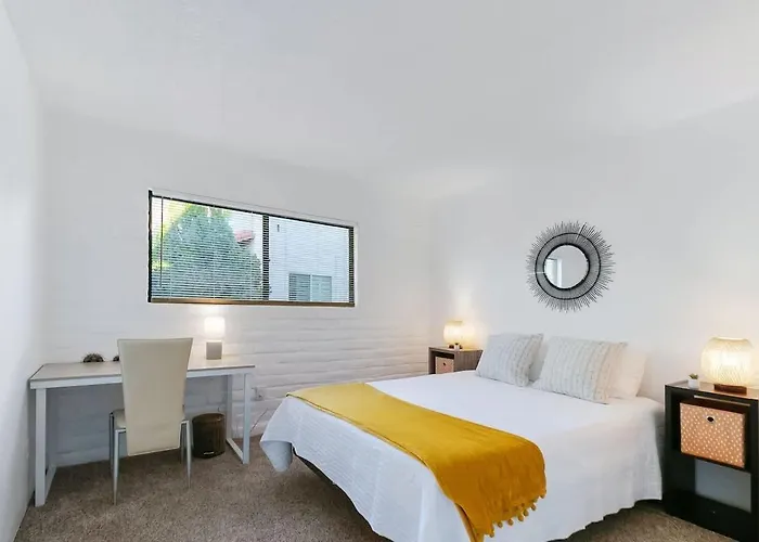 Cute Townhome With Community Pool 5 Mins To Tmc Tucson