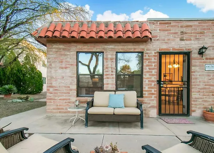 Cute Townhome With Community Pool 5 Mins To Tmc Сasa de vacaciones Tucson