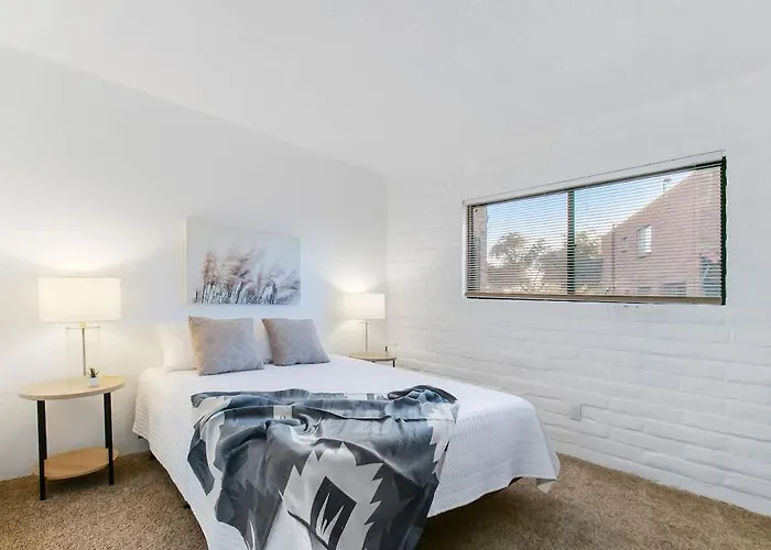 Cute Townhome With Community Pool 5 Mins To Tmc * Tucson
