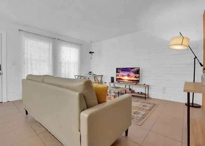 Cute Townhome With Community Pool 5 Mins To Tmc Сasa de vacaciones