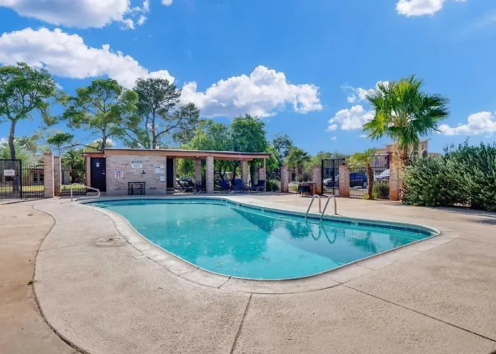 Cute Townhome With Community Pool 5 Mins To Tmc Сasa de vacaciones