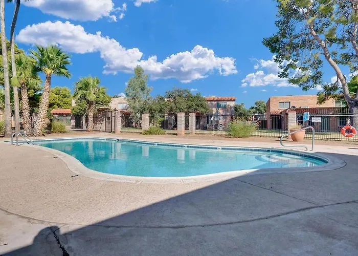 Cute Townhome With Community Pool 5 Mins To Tmc Сasa de vacaciones *